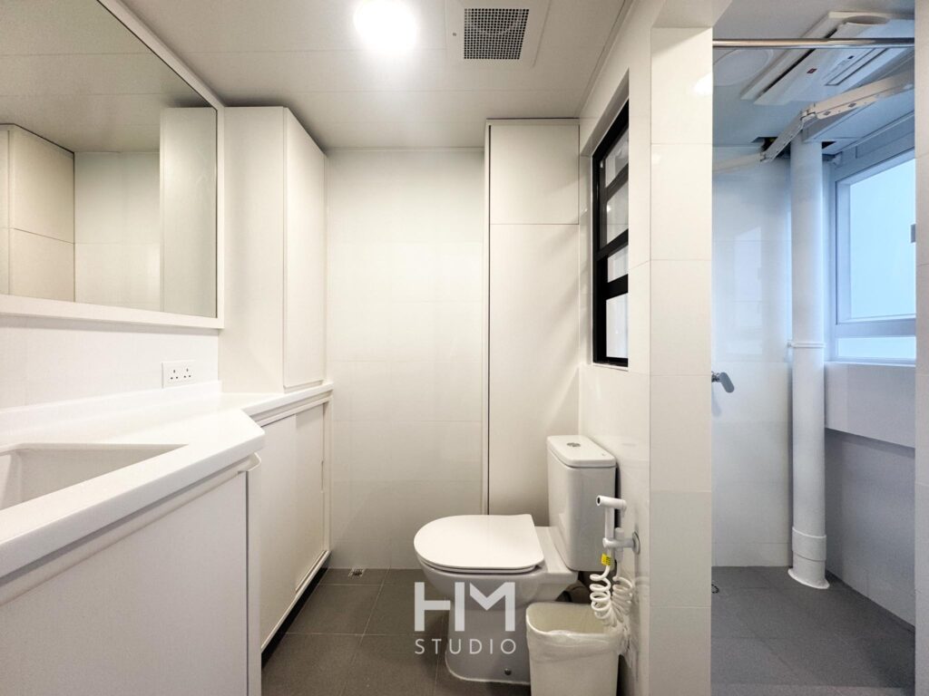 浴室瓷磚細節，精緻的牆角收邊